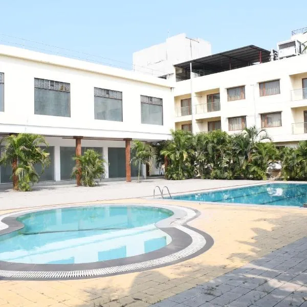 Pushpak Resort, hotel en Shirdi