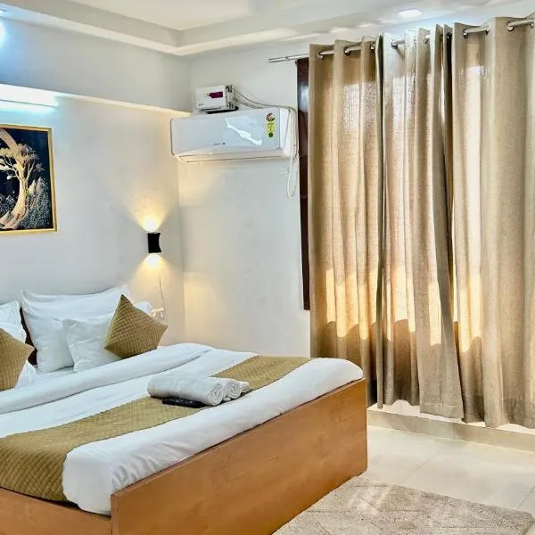 Aura Luxury Studio I Couple Friendly I Near Golf Course Road, Sector 57, Gurgaon, hotel v destinaci Gurgáon