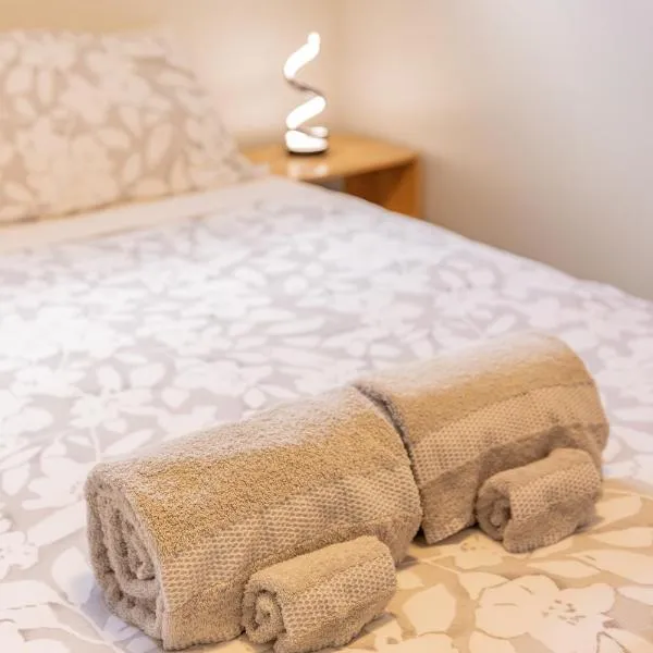 Back Garden Flat with Free On Street Parking and Fiber WIFI - 15 mins to Ferry, Stadium, CBD, ξενοδοχείο σε Ουέλλινγκτον
