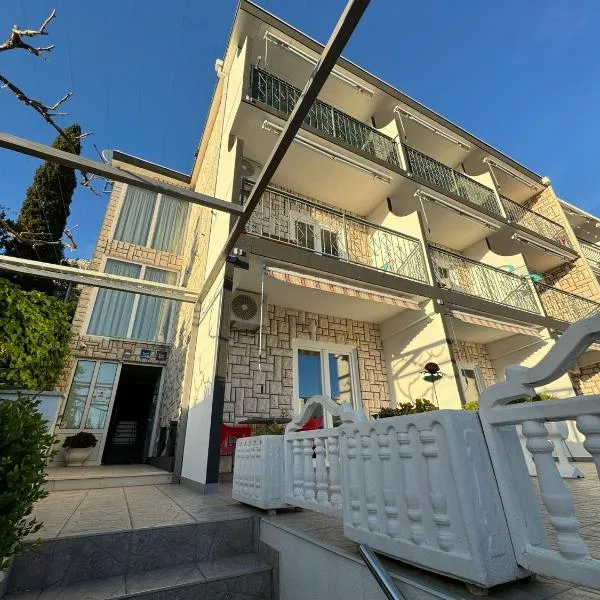 VILLA ŠIMOVIĆ APARTMENTS, hotel in Baška Voda