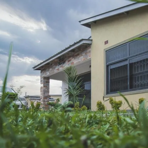 Kumwitu Luxury Apartments, готель у місті Лусака