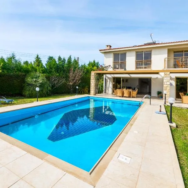 Villa Anassa Private Pool Near Beach, hotel en Pafos