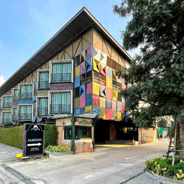 Nights in A Box, hotel v destinaci Ban Muang (1)