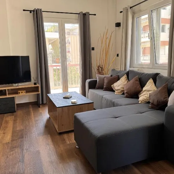 Navaro Apartments, hotell i Patra