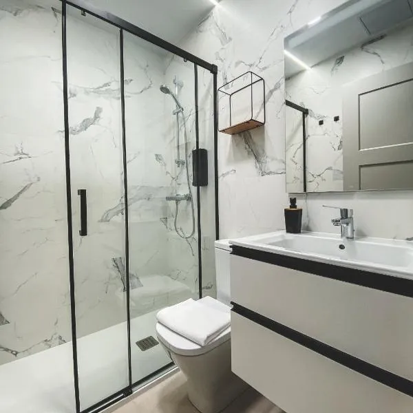 Casa San Juan - Habitaciones privadas Logroño, hotel in Logroño