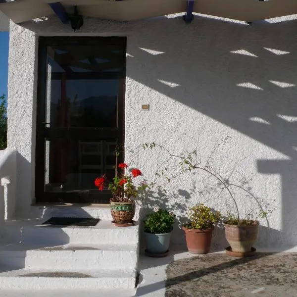 Stefanos Garden, מלון בArménoi