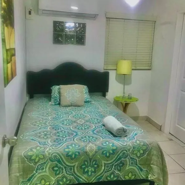 Bienvenido a Casa centro 152, a 2 min de consulado, ξενοδοχείο σε Ματαμόρος