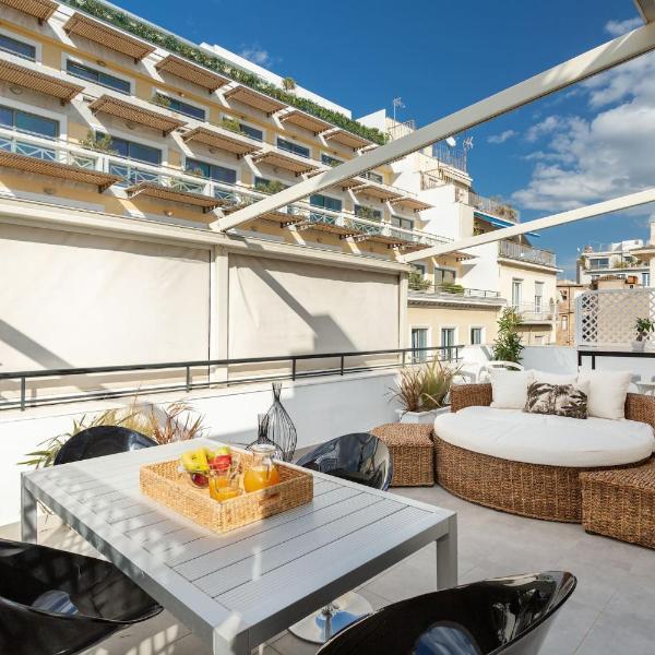 OPEN SKIES- PENTHOUSE IN PLAKA- ACROPOLIS VIEW!