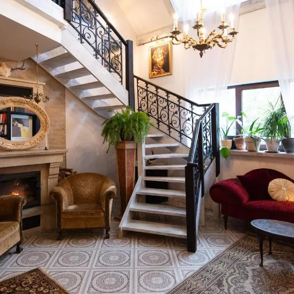 Vinoteegi Residents, hotel v destinaci Kuressaare