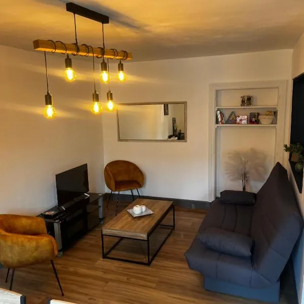 Nid douceur et douillet Proche Le Pal, Hotel in Diou