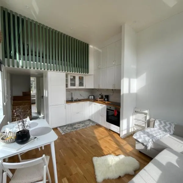Ett nytt fräsch hus utanför Stockholm nära Arlanda, hotel em Rosersberg