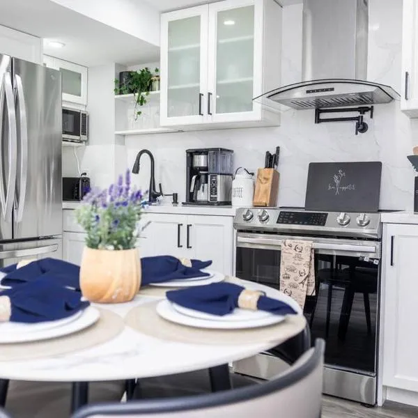 French Charm in Brampton 2 Bdrm Apt, hotel in Brampton