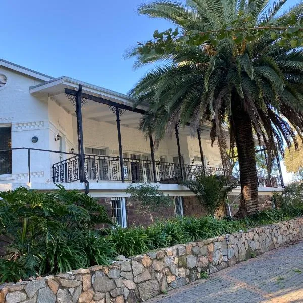 Villa on Main Modderfontein, hotel in Antwerp