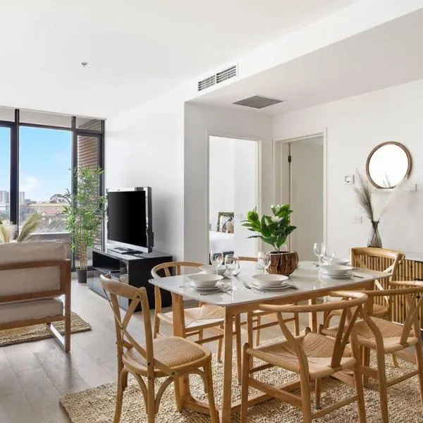 A Lux 2BR Apt Next to Melbourne Uni FREE Parking, hotel in Melbourne