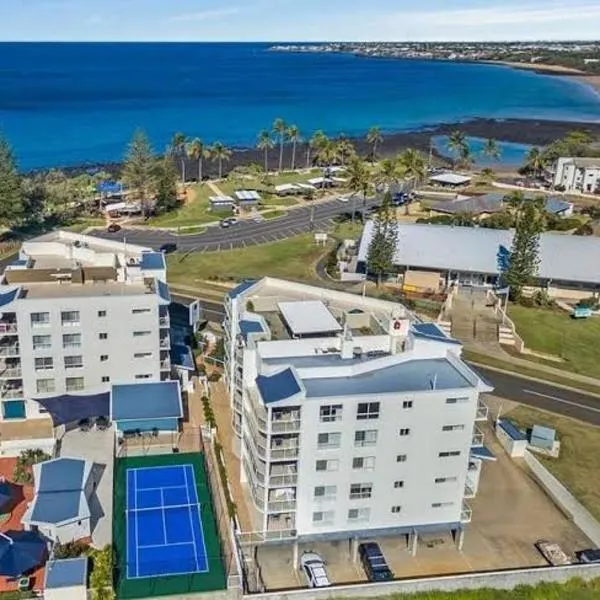 Luxury Ocean Front Apartment at the Bargara Blue Resort, Hotel in Bargara