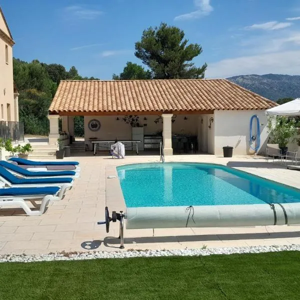 L'ecrin du Ventoux, Hotel in Crillon-le-Brave