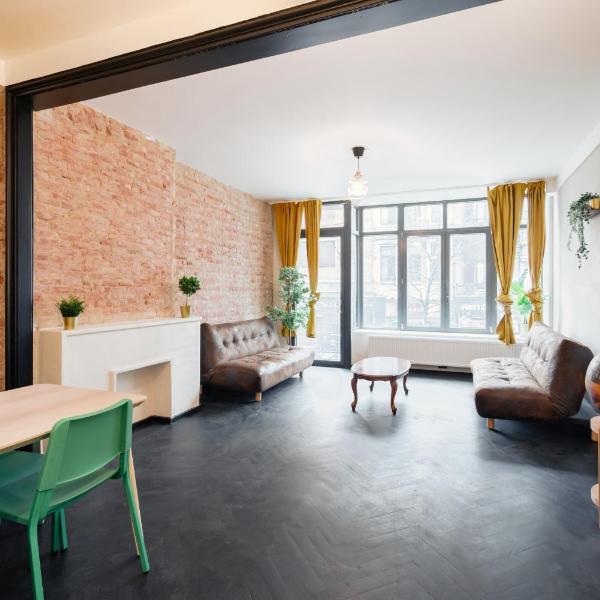 Charming and Spacious Apartments in the Heart of Antwerp, Antwerpia