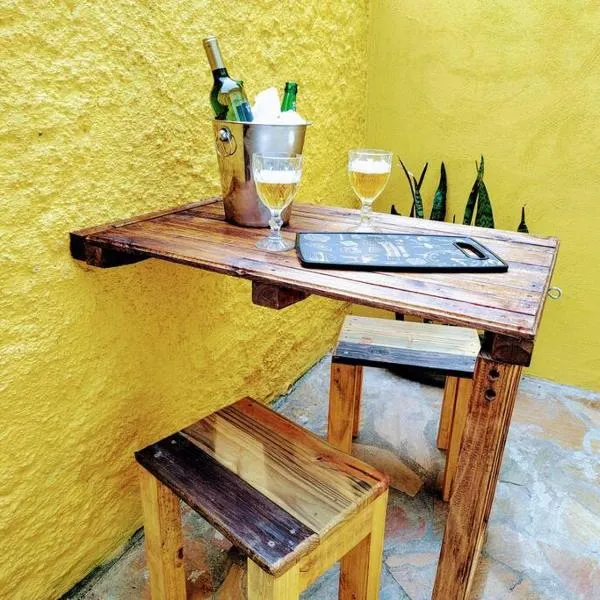 Suíte fácil acesso c/estacionamento próx a balsa., hotel in Ilhabela