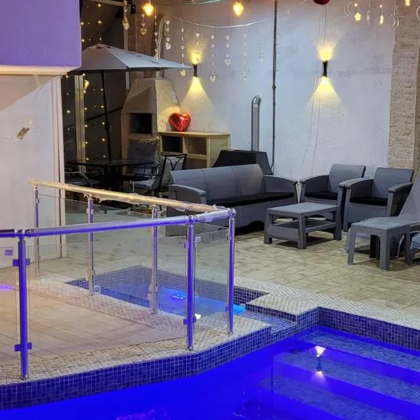 Immeuble Thala Tigzirt appart 90m avec 2h de piscine privée, hotel en Tigzirt