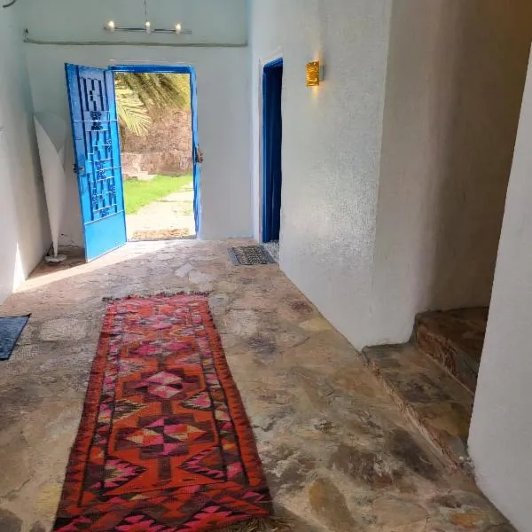 منزل حجري بحديقتين, hotel v mestu Hajlah