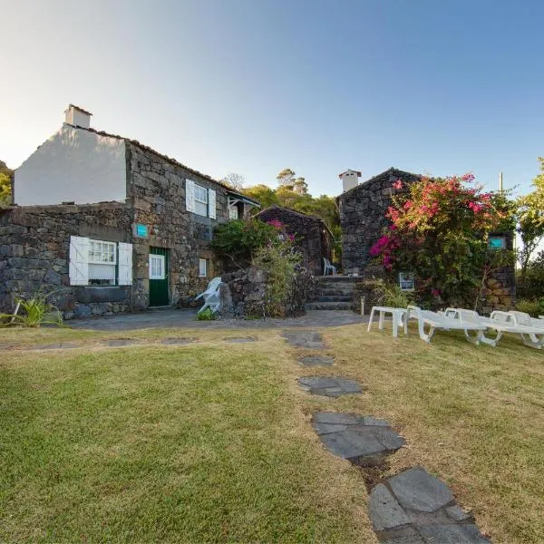 Casas de Campo HousesInPico, hotel in Prainha de Baixo