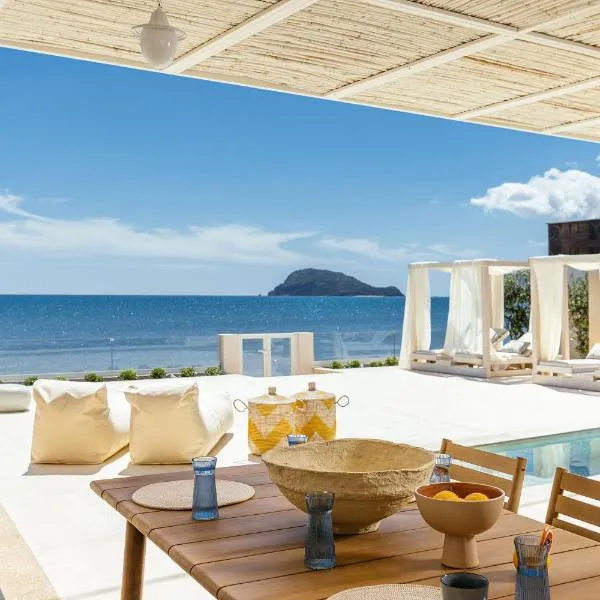 Salty Angel Sea Front Villa, hotel v destinaci Laganas