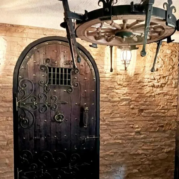 Апартаменты в центре Ужгорода СКАЛА, ξενοδοχείο σε Uzhhorod