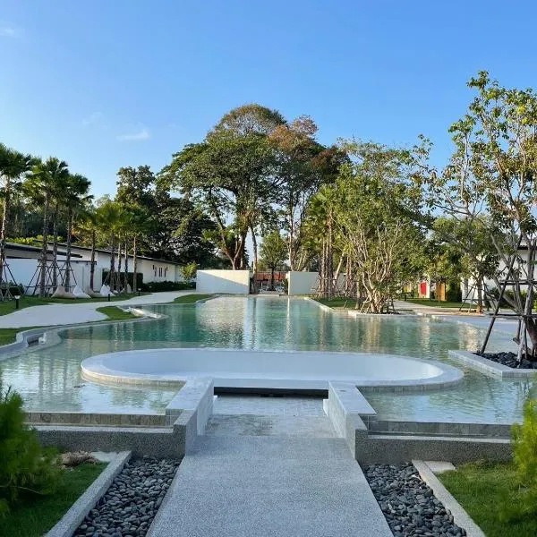 The Season Resort, hotel in Ban Chamrung