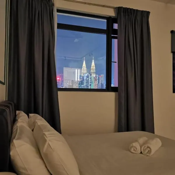 Chambers A Studio Flat, KLCC & KL Tower view, City, hotel in Kuala Lumpur