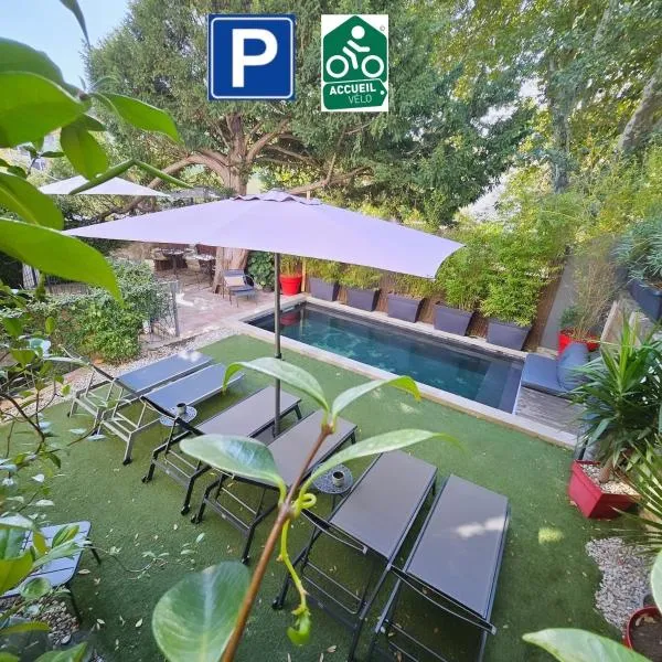 La Maison Grivolas Appartements et Maison d'hôtes, hotel ad Avignone