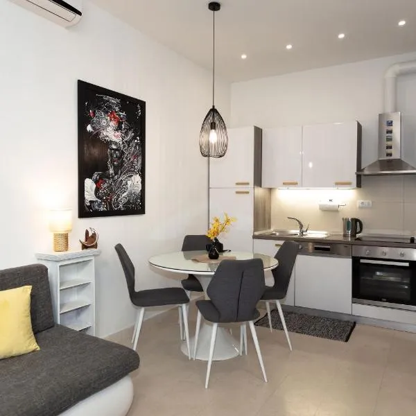 Moon Apartment, hotel ve Splitu