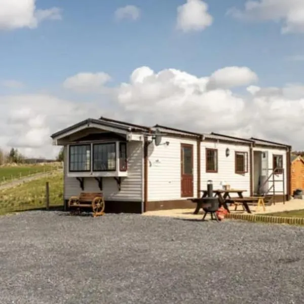 Attymchugh Lodge, hotel in Corlee