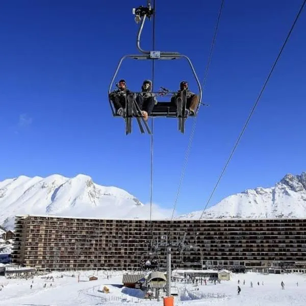 Superdevoluy545S, 6 places, été et hiver, pied des pistes, plein sud、ル・デヴォリュイのホテル