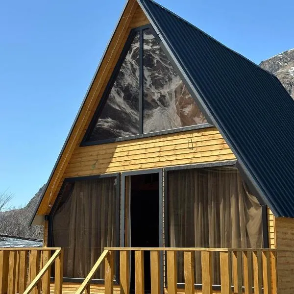 Sunny side cottage, hôtel à Kazbegi