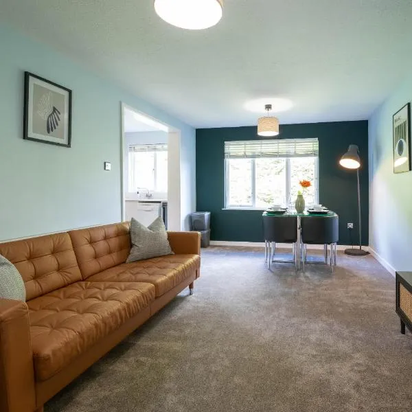 Park View- 2 bed apartment close to East Surrey Hospital, hotel in Salfords