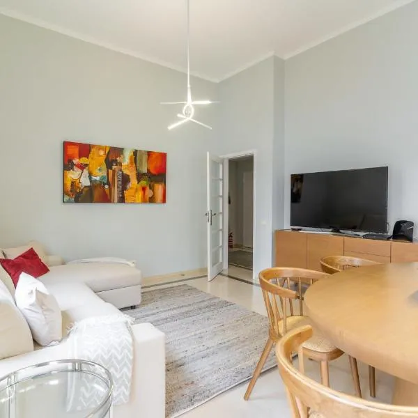 Apart T3 com piscina tenis ginasio e parq infant, hotel a Lisbona