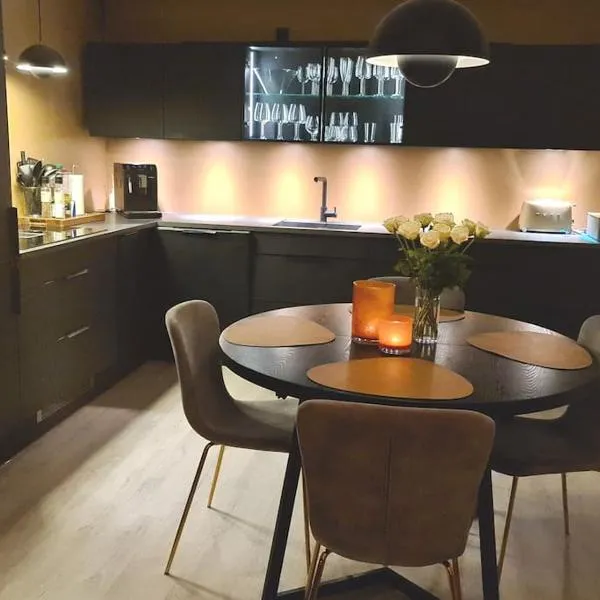 Koselig og moderne leilighet, meget sentralt i Narvik med gratis parkering!, hotel v destinácii Narvik