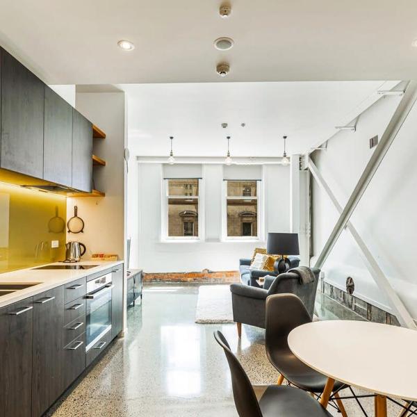 Contemporary 1BR Queen St Retreat by Zodiak Stays, Auckland