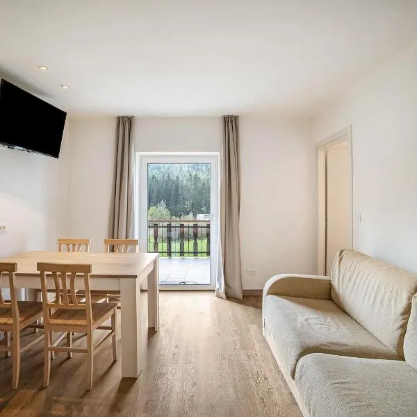 Silbernagl sonnig mit Gartenblick, ξενοδοχείο σε Issengo