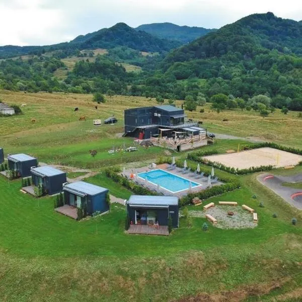 FLANDRA Glamping, hotel em Corbeni