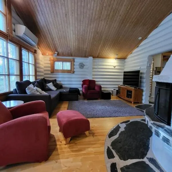 Viihtyisä ja tilava mökki, Pytkykaksonen B, hôtel à Syöte