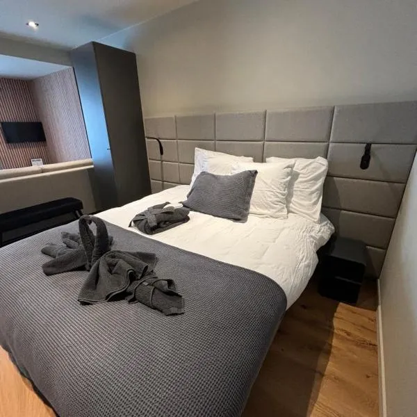 Hotel Mezza Notte, hotel v destinaci Ronse