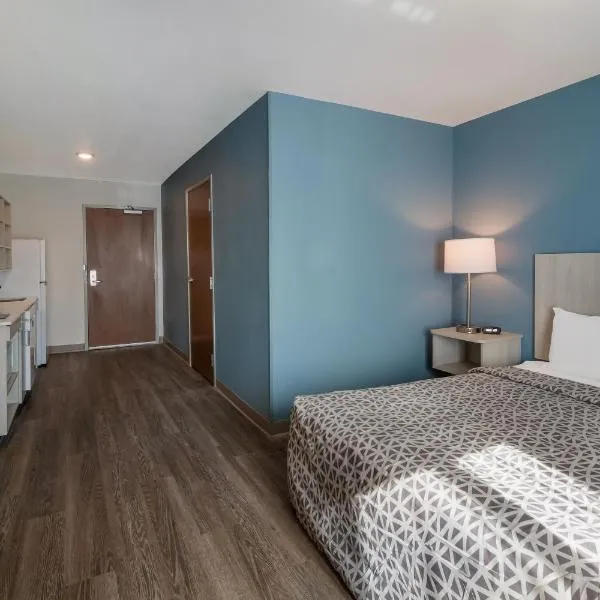 WoodSpring Suites Fort Myers - Cape Coral, hotel in Fort Myers