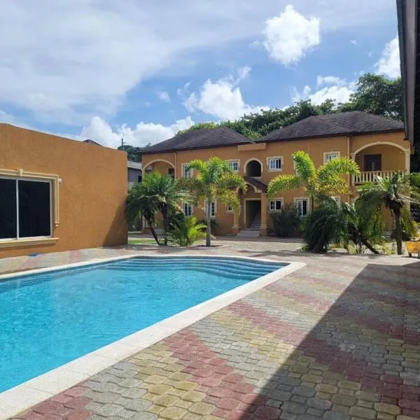 Serenity Escape Apt 5, готель у місті Раневей-Бей