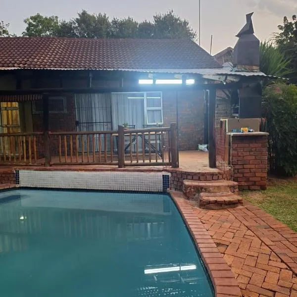 SMAPERS GUESTHOUSE, ξενοδοχείο σε Brits