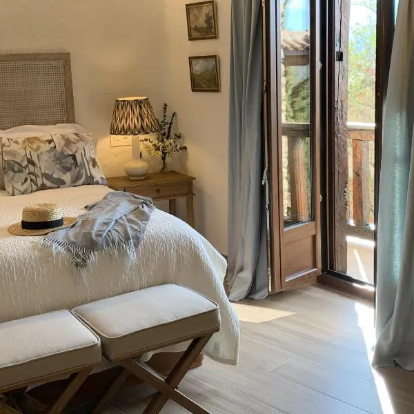 HOTEL RURAL SANTUI、Horcajuelo de la Sierraのホテル