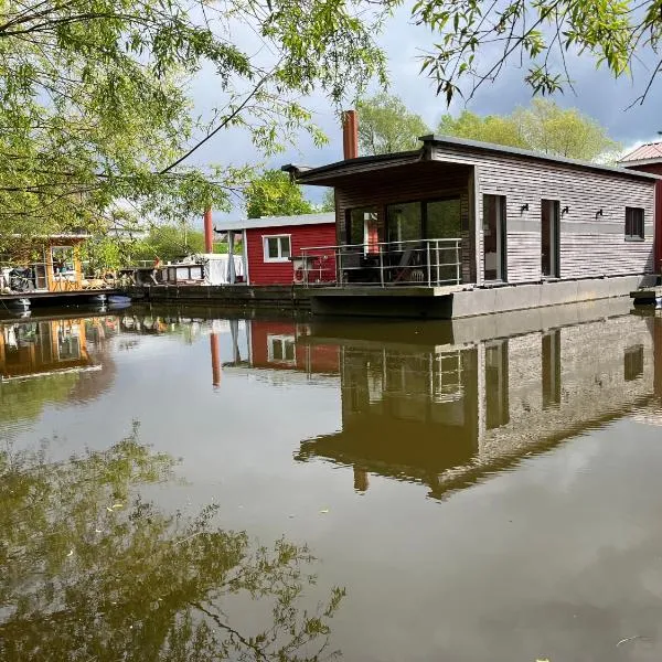 Hausboot Stöckte, hotel v destinaci Winsen