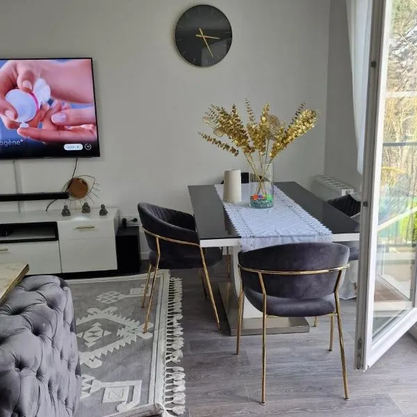 Résidence belle air, hotel in Porcheville