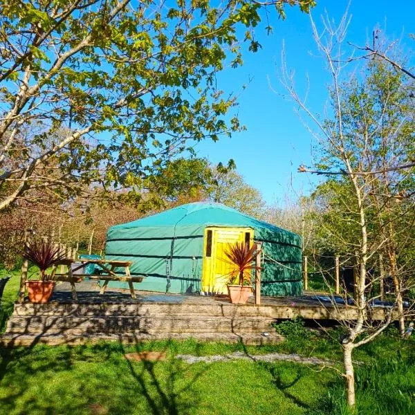The Yurt in Cornish woods a Glamping experience, hotel em Penzance