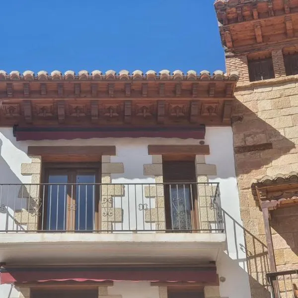 APARTAMENTOS EL PORTAL, hotel a Mora de Rubielos